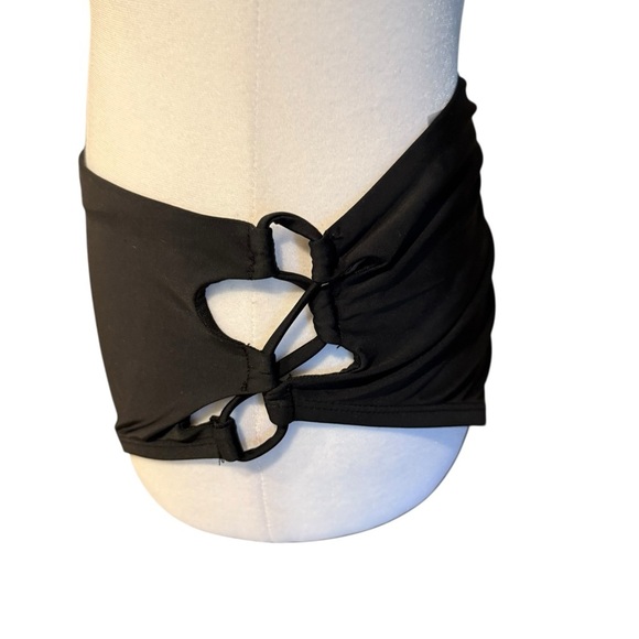 Time and Tru Black Halter Bikini with Keyhole Detail Bottoms detail on sides MED - Picture 3 of 9